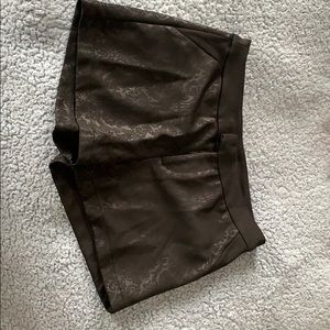 Tropicals Black flora design shorts